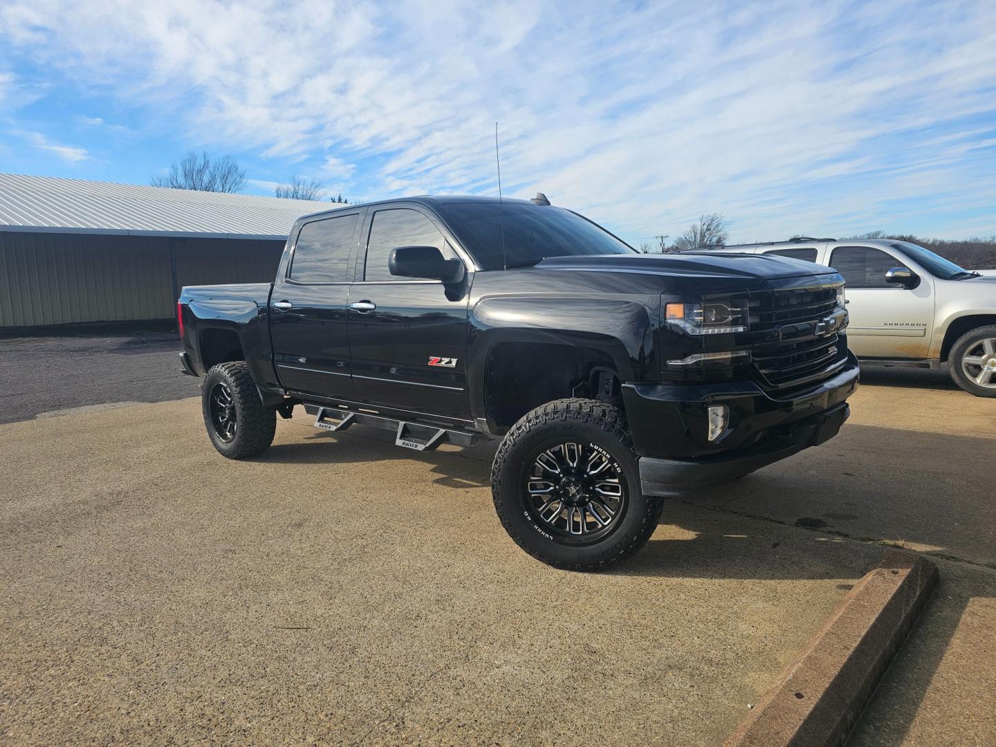 2016 BLACK /BLACK Chevrolet Silverado 1500 LTZ Crew Cab 4WD (3GCUKSEC7GG) with an 5.3L V8 OHV 16V engine, 6A transmission, located at 533 S Seven Points BLVD, Seven Points, TX, 75143, (430) 255-4030, 32.313999, -96.209351 - Photo#1